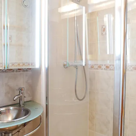 Apartment 2 Pieces Pour 5 Pers. A Montchavin, Proche Commerces Et Pistes, Balcon Expose Sud/ouest